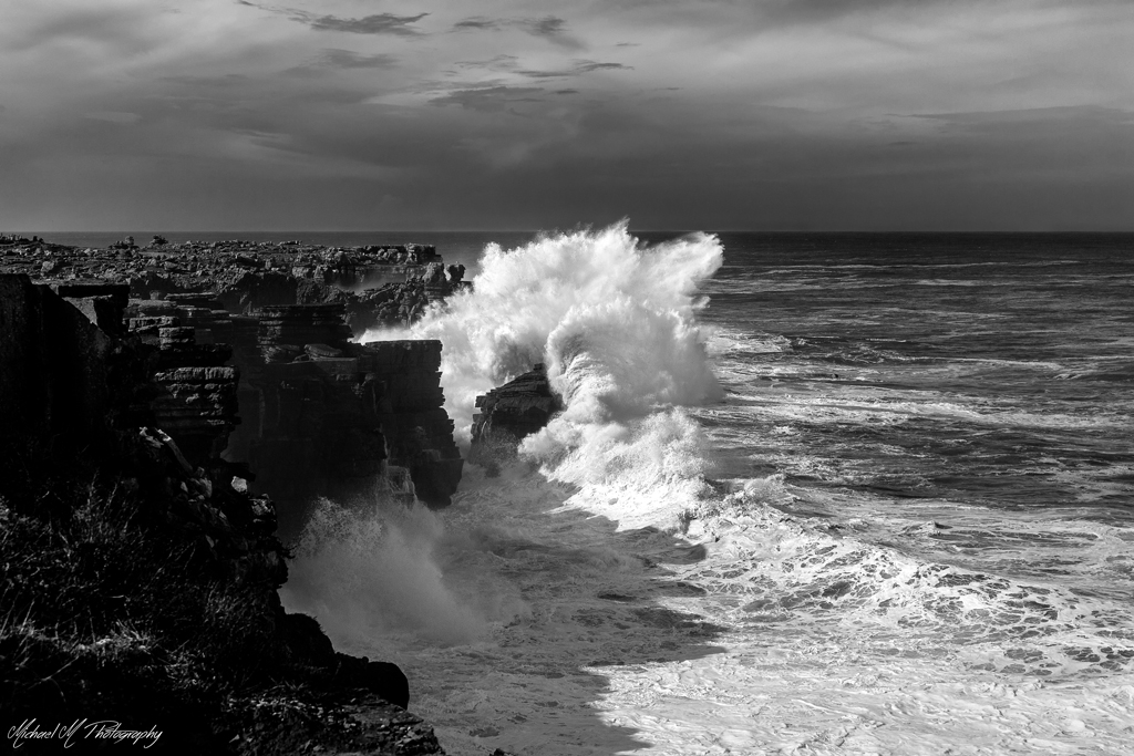 Portugal Gallerie portugal wave crashing against the cliff