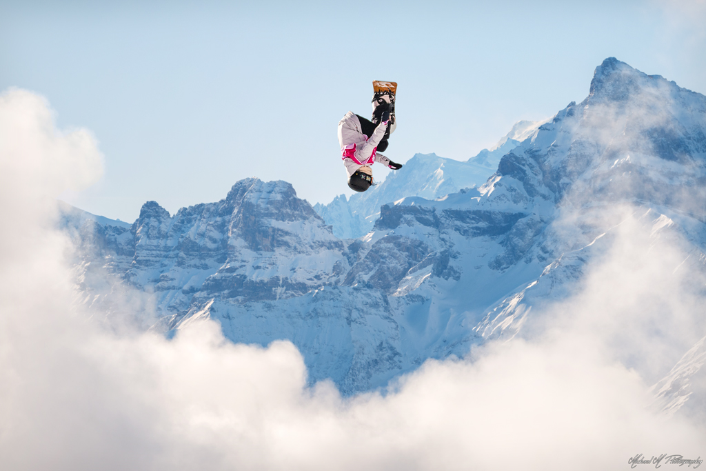 article CEWE sport photography hints athlete in the air during women slopestyle article CEWE sport photography hints athlete in the air during women slopestyle